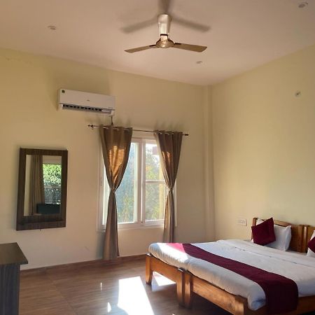 Karans Corbett Motel Rāmnagar Buitenkant foto
